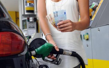 Prezzi benzina e diesel non si fermano gli aumenti. Unc Pieno gasolio costa 40 cent in piu in un giorno 364x230
