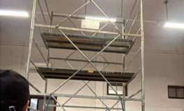 Primo giorno di scuola a Roma studenti in classe con limpalcatura 265x160
