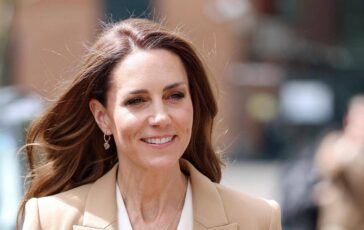 Principessa Kate Middleton a sorpresa nellospedale dove curo cancro ringrazia medici e incontra pazienti 364x230