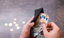 Quanto si indebitano gli italiani per vivere Lanalisi tra prestiti mutui e stipendi fermi 265x160