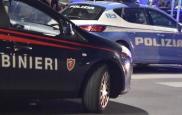Reggio Emilia aggredisce donna con cacciavite e investe due persone fermato 26enne 364x230