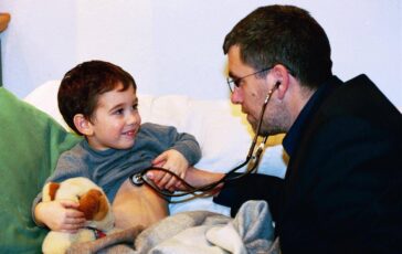 Rientro a scuola esperto ‘primo check up bimbi per partire con il piede giusto 364x230