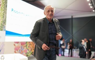 Roberto Vecchioni concerto annullato a Salerno per motivi di salute 364x230