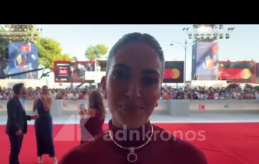 Rocio Munoz Morales torna sul red carpet di Venezia 364x230