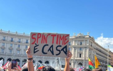 Roma corteo Spin Time Citta e di chi la vive non di chi specula 364x230