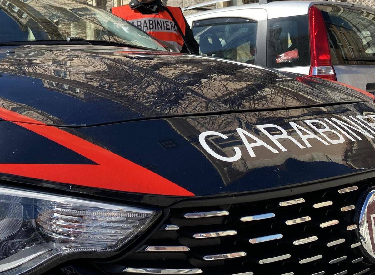 Roma, donna ferita in strada da pallino sparato con pistola aria compressa