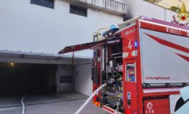 Roma incendio in un box di via Vitellia auto elettrica coinvolta 6 intossicati 265x160
