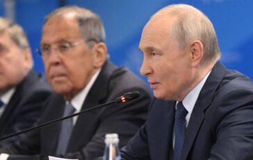 russia putin nessun attacco allue lavrov ribalta la minaccia guerra breve se europa ci colpisce 2