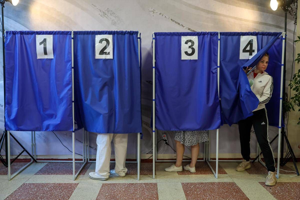 Russia al voto, partecipazione alle 15 al 52,6%: superato il dato delle precedenti consultazioni