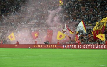 Saluti romani in curva Sud durante Roma Atalanta allOlimpico 14 identificati 364x230