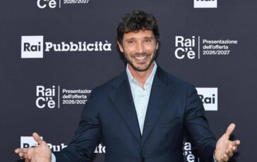 Sanremo il nuovo regolamento dellera De Martino arriva la Serata Performance 24 big in gara e paletti per lIA 364x230