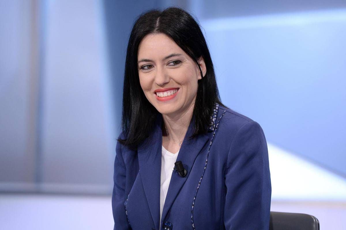 Scuola al via, il messaggio dell'ex ministra Azzolina: "Ragazzi, sognate senza paura"