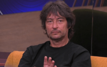 Simone Annicchiarico squalificato dal Grande Fratello Vip la comunicazione 364x230