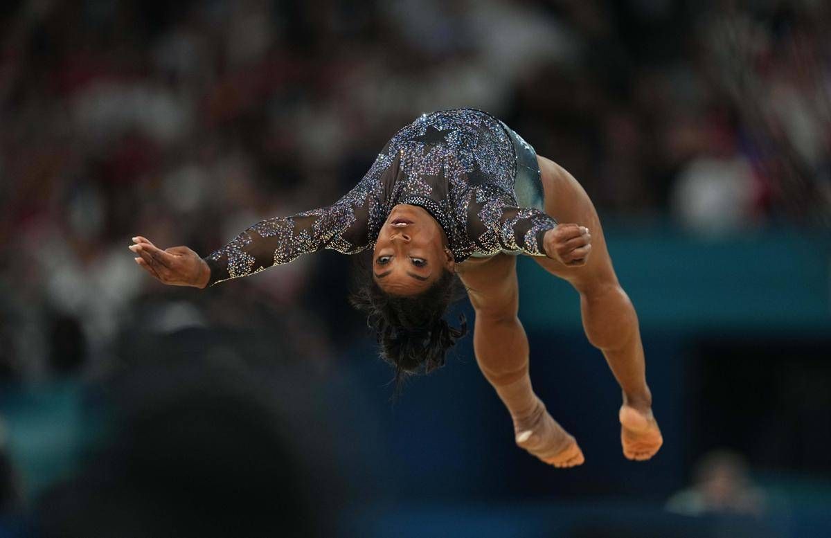 Simone Biles, tre uomini mascherati in casa e Porsche rubata