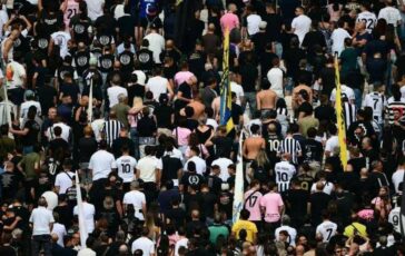Spalle al campo durante 1 di silenzio per Mazzola Juve multata di 10.000 euro 364x230