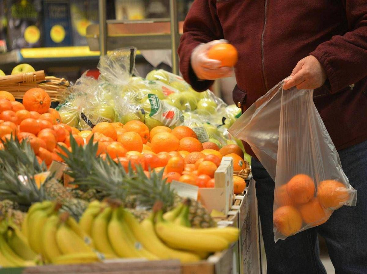 Spreco alimentare, scende sotto i 500 grammi a testa a settimana