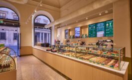 Starbucks taglia quota 9 a Roma con lapertura del nuovo store di Corso Vittorio 265x160