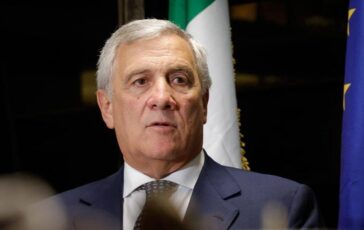 Tajani Mi spiace che mie parole siano state fraintese mi scuso mai offeso le donne 364x230