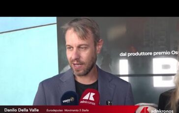 The Bibi Files Della Valle M5S Proiettare questo film e un atto di denuncia. LUE rompa il 364x230