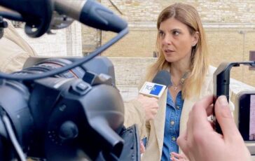 Ti auguro stessa fine Mussolini donna indagata per post contro consigliera Fdi Perugia 364x230