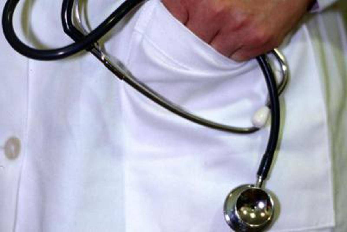 "Ti guarisco io", ma il tumore non c'era: finto medico condannato per omicidio