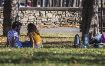 Het Azoren-hogedrukgebied keert terug, septemberweer, maximumtemperaturen overal onder de 30°C 364x230