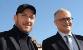 Totti slavi 50. rođendan. Posebne želje od Gualtierija. Hvala ti na onome što si dao Rimu. 265x160