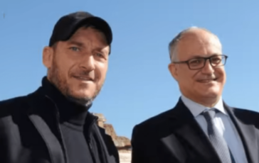Totti compie 50 anni gli auguri speciali da. Gualtieri Grazie per cio che hai dato a Roma 364x230
