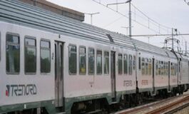 Treni cancellati e ritardi fino a 30 minuti caos sui binari tra Como e Milano 265x160