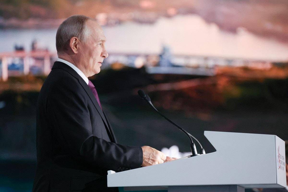 Ucraina-Russia, Putin: "C'è possibilità di accordo per stop guerra ma minacce ad aerei civili ostacolano la pace"