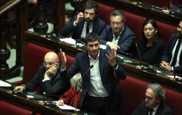 Ucraina e rebus centrosinistra Fratoianni Troveremo sintesi con Pd e M5S 364x230