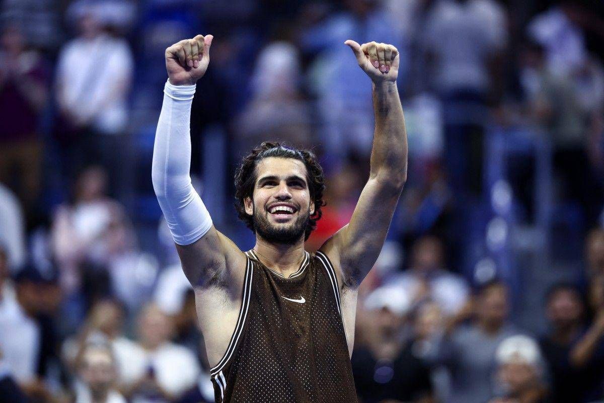 Us Open, Carlos Alcaraz soffre ma rimonta e batte Jaime Faria: è terzo turno