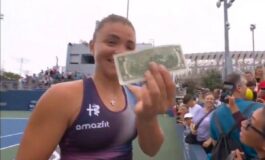 Us Open Paolini vince e una tifosa le regala. soldi 265x160