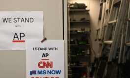Usa giudice ordina a Trump lo stop al bando dei media Riammetta alla Casa Bianca Cnn MsNow e Politico 265x160