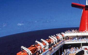 Usa padre di tre figli si getta dalla nave da crociera stava festeggiando lanniversario di nozze 364x230