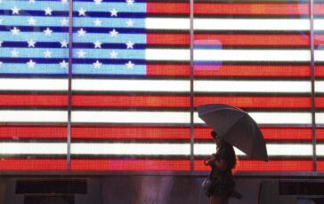 Usa tempesta flagella nord est Paese voli cancellati blackout e allerta inondazioni 364x230