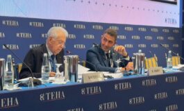 Vannacci Monti a Cernobbio il confronto fra due mondi lontanissimi uno legge laltro fa scintille 265x160
