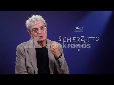 Venezia 83, Mario Martone: "Nella vita serve qualcuno che smonti il peso ci portiamo addosso"