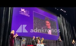 Venezia 83 Scamarcio Dedico questo premio a tutti i papa del mondo e anche al mio 265x160