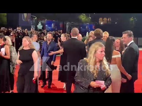 Venezia 83, a sorpresa sul red carpet arriva Ben Affleck - Video