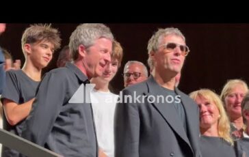 Venezia 83 trionfo per il doc sugli Oasis. E Liam Gallagher scherza con una fan con t shirt dei 364x230