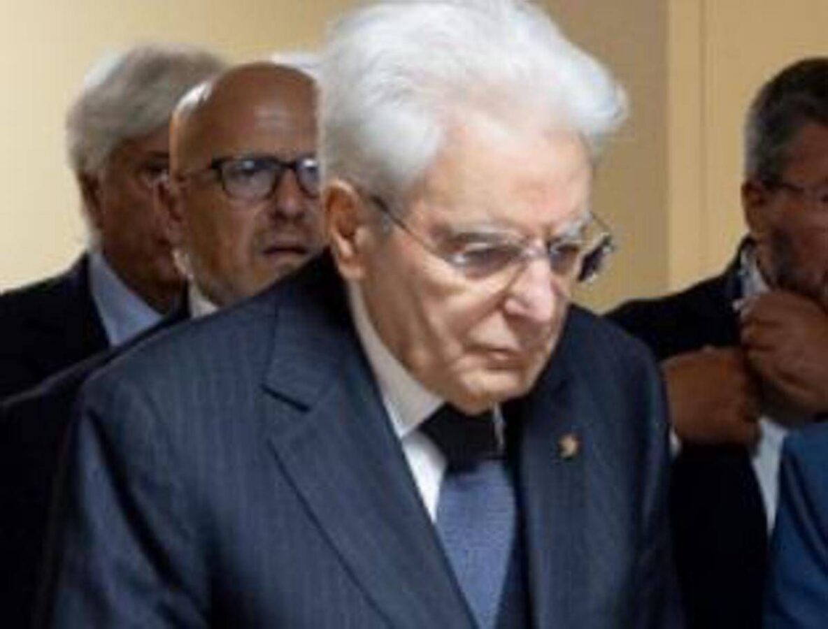 Violenza sulle donne, Mattarella: "Emergenza di primaria importanza nel nostro Paese"