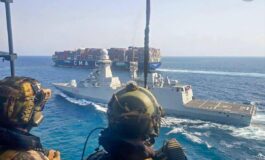 Yemen nave Marina militare accompagna mercantile italiano nello stretto di Bab El Mandeb 265x160