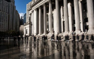Accuse di furto e frode: il caso Huawei davanti al giudice di Brooklyn