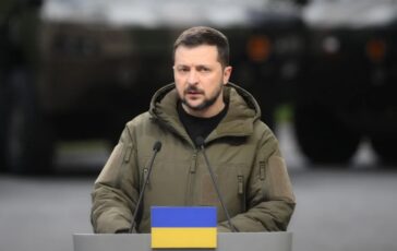 L'aereo di Zelensky è stato sfiorato da un drone