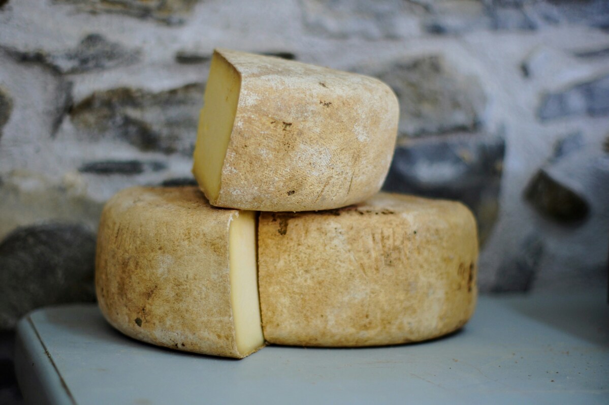 "Non mangiatelo", formaggio ritirato dal mercato: il prodotto interessato