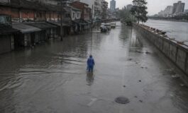 Allerta inondazione a Bangkok: 50 quartieri sotto decreto di emergenza