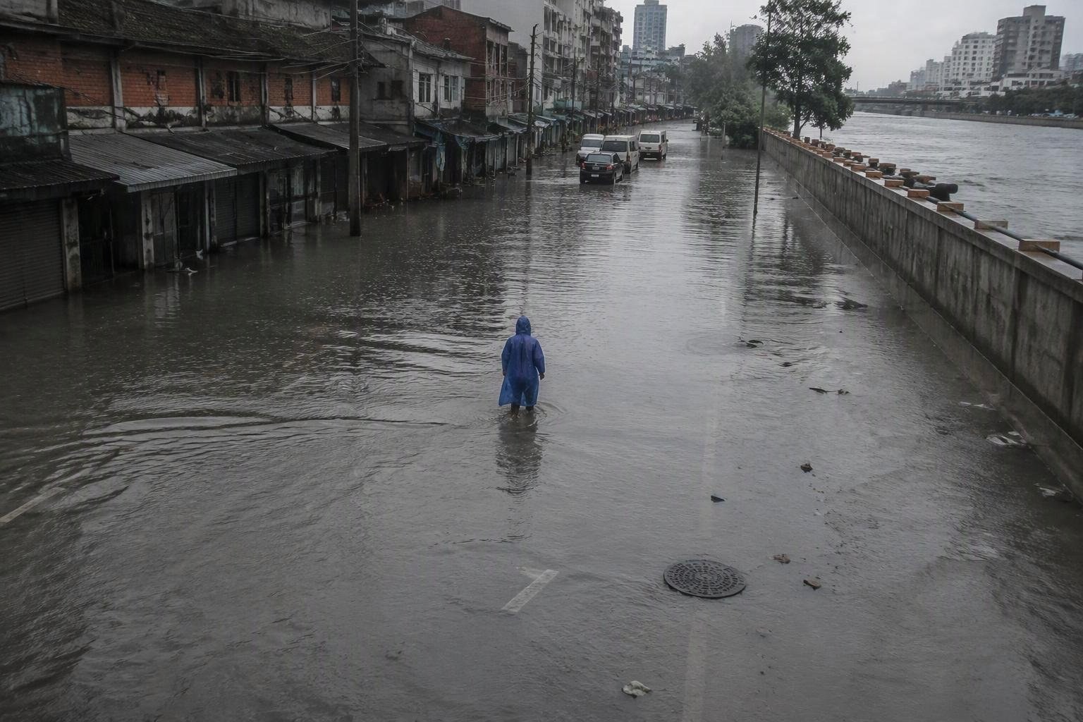 Allerta inondazione a Bangkok: 50 quartieri sotto decreto di emergenza