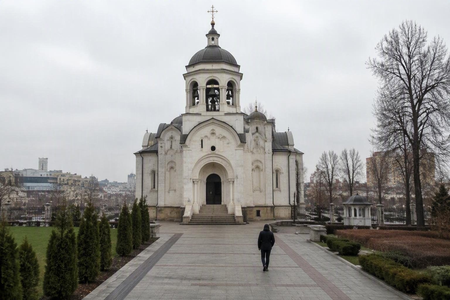 https://static.adhubmedia.com/notizie_it/wp-content/uploads/2026/09/attacco-a-una-chiesa-di-mosca-un-uomo-ferisce-un-paramedico-e-viene-ucciso-az-1788301557.jpg