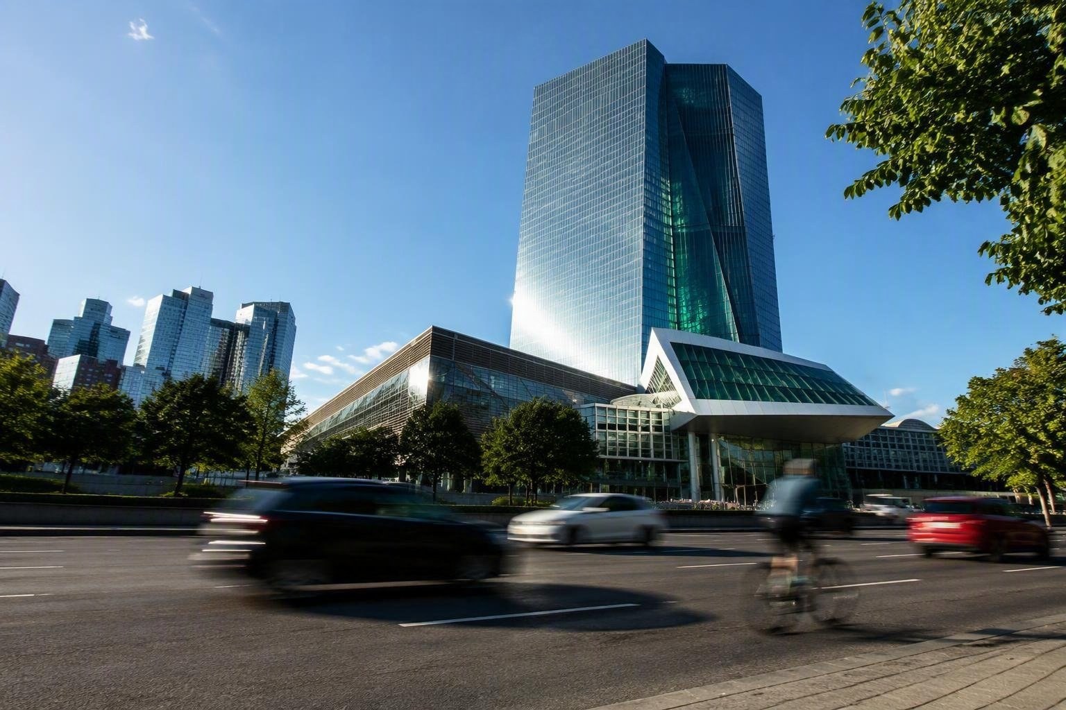 Aumento tassi Bce: dettagli e conseguenze per l'economia